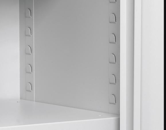 Metalen kast - H: 228 cm x Br: 92 cm x D: 42 cm