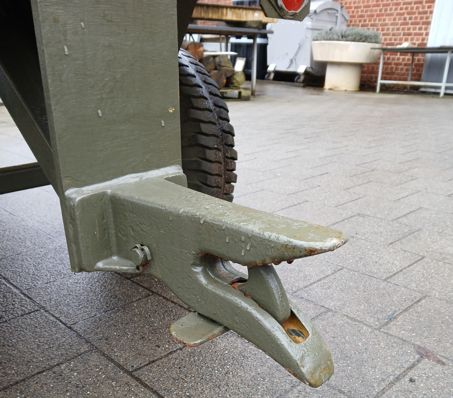 Werfwagen / aanhangwagen met dissel