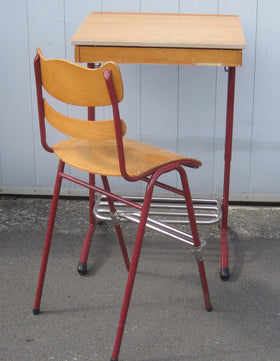 Lessenaar + stoel