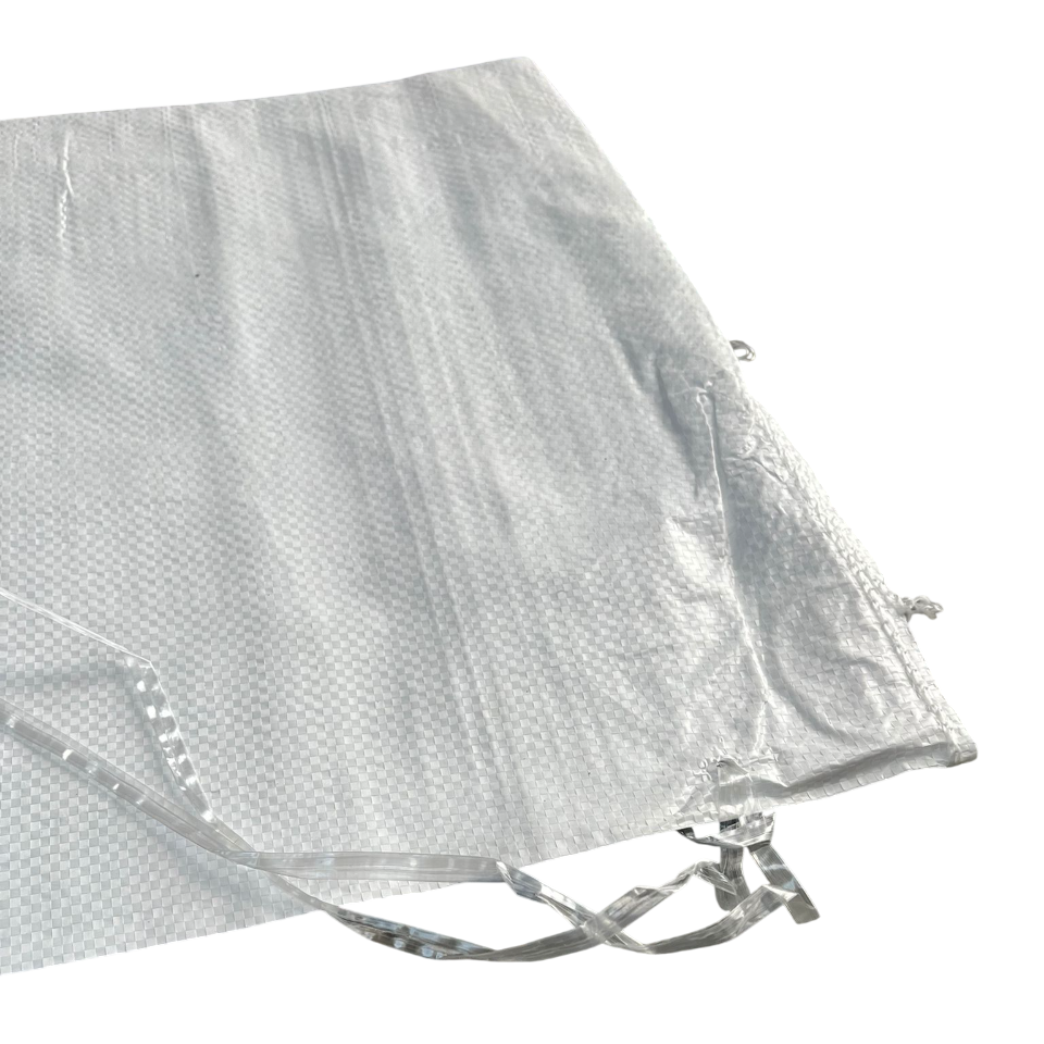 Zandzakje in witte polypropyleen