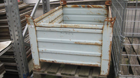 Groene metalen container